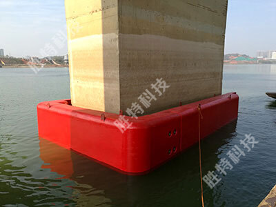 勝特科技公司生產的自浮式復合材料橋梁防撞設施